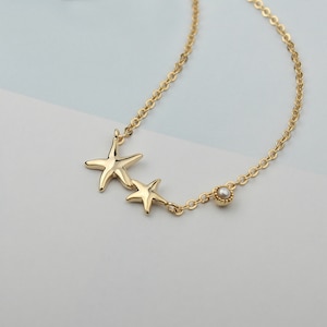Gold Double Starfish with Pearl Sideways Necklace, Shell & Starfish Pearl Pendant Necklace, Dainty Necklace for Women, Sea Jewelry