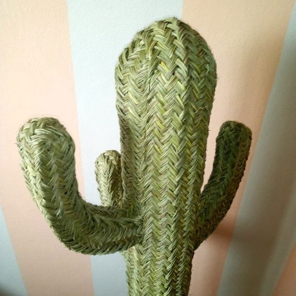 Cactus de rotin fait à la main au Maroc , Cactus Doum en paille tressée sur pied avec " trois branches "