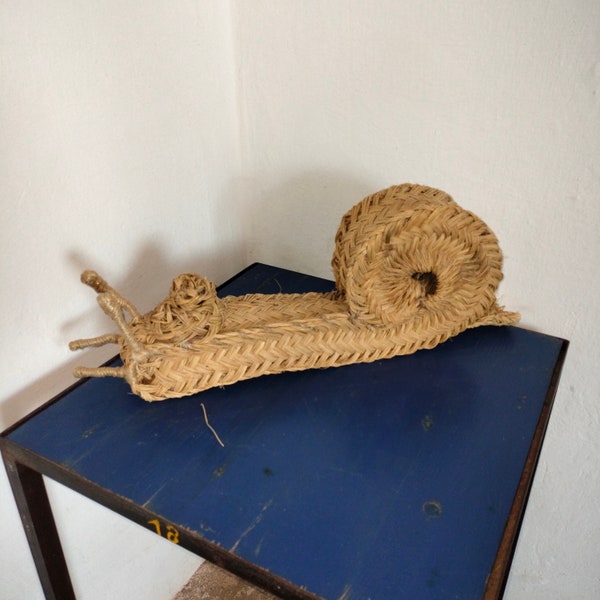 décor d’escargot en rotin fait à la main, trophée de paille, faux escargot en rotin suspendu en feuilles de palmier, corps d’animal en osier