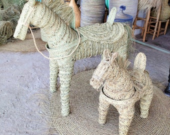 Natural esparto horse (straw) hand braid decoration; Moroccan handmade straw