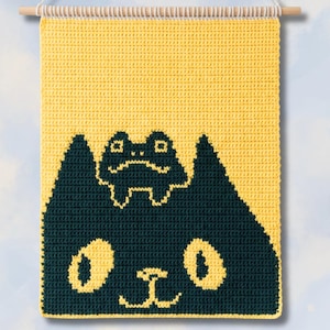 Cat and frog tapestry crochet pattern + mosaic overlay – Toad and kitten knit wall hanging