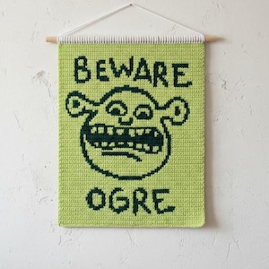 Beware Ogre Tapisserie gehäkelt + Overlay Mosaik Häkelanleitung – Shrek Zitat Wandbehang