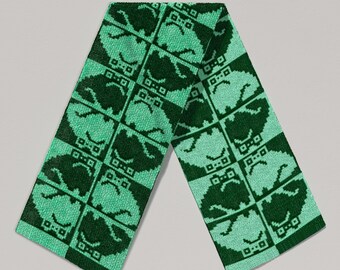 Grumpy frog scarf crochet pattern – Unisex toad design for double knitting PDF