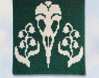 Crow skull tapestry crochet pattern – Lily of the valley knit wall hanging