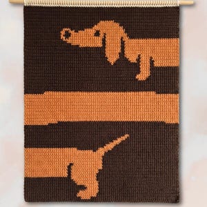 Patrón de tapiz de perro salchicha de crochet + mosaico superpuesto – Colgante de pared de perro salchicha en dos colores