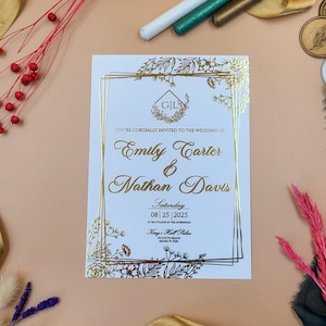 Faire-part de mariage floral en feuille d'or avec bordure élégante - Carte de luxe en relief pour mariages formels ou classiques