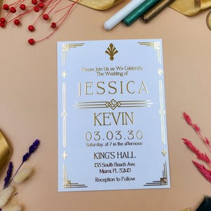 Faire-part de mariage gaufré feuille d'or classique avec bordures vintage | Carte de mariage personnalisée élégante | Faire-part de style art déco