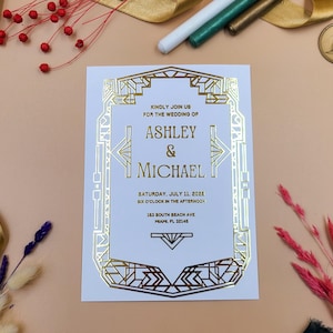 Invitación de boda Art Déco con lámina dorada / Diseño geométrico inspirado en Gatsby / Invitación de boda personalizada de lujo en relieve