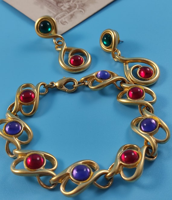 AVON signed Vintage Jewelry Set Bracelet Earrings… - image 1