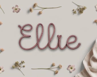 Noms et mots des fils tricotés personnalisés