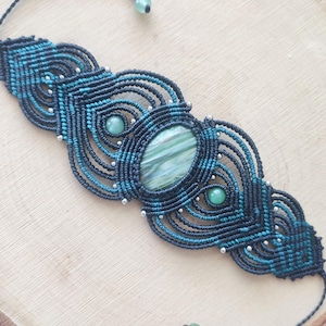 Micromacrame cuff bracelet / Gary Green Jasper bracelet