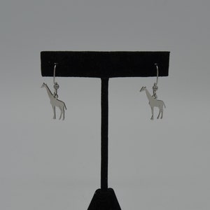 Giraffe African Animal Wildlife Dangle Drop Earrings - Silver