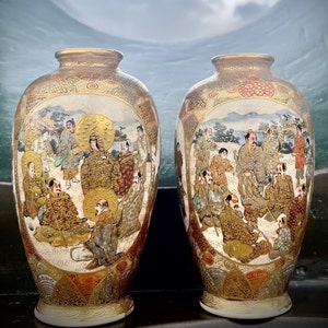 Stunning Pair of Japanese Satsuma Meiji Period vases