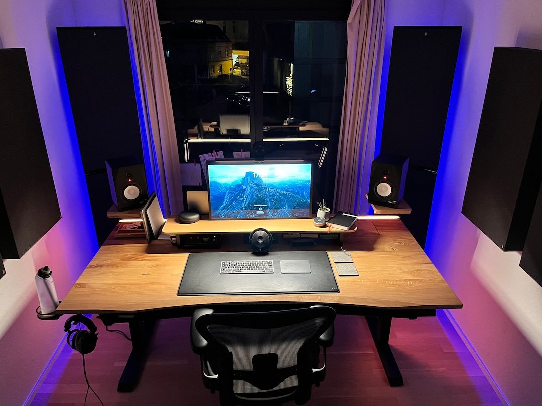 Scrivania da gioco modulare regolabile in altezza con luce LED