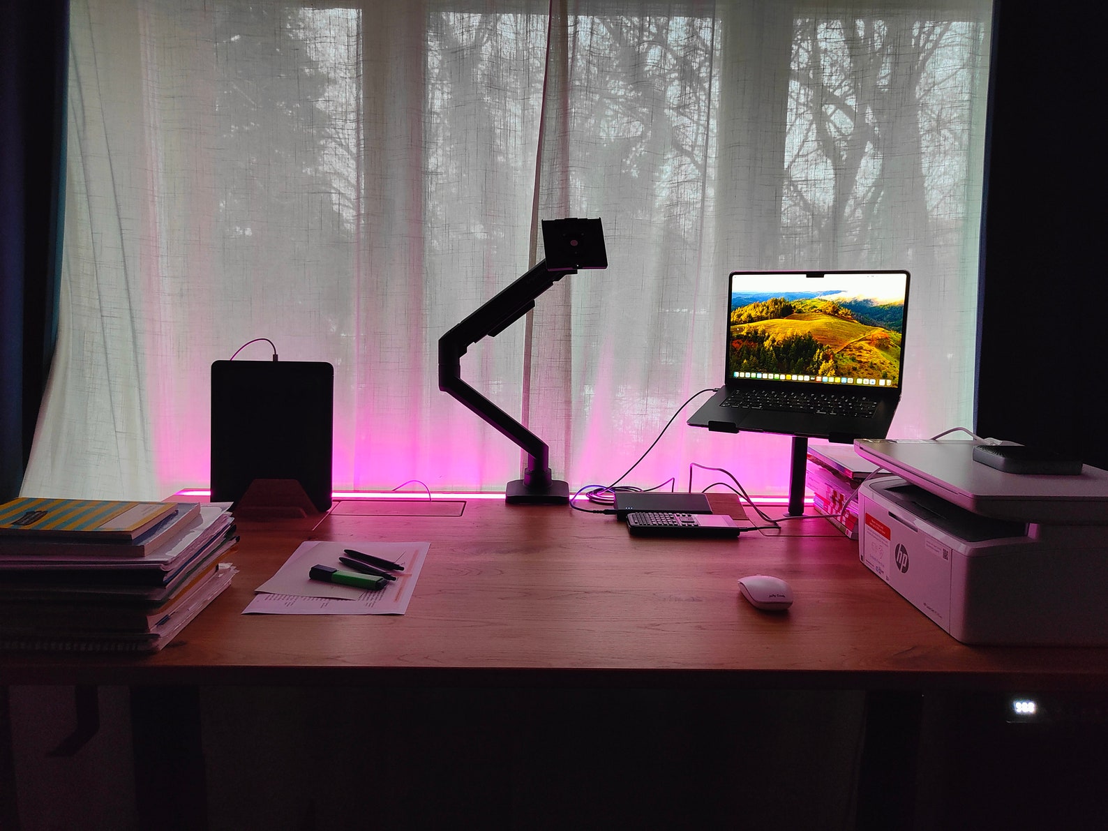 Elegant Automatic Up-down Desk With LED Mood Light. Content Creator ...