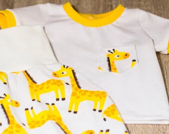 Children's t-shirt, unisex, white with giraffe pocket