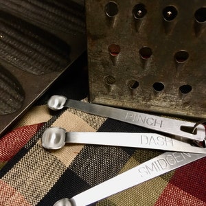 Smidge Dash Pinch Measuring Spoons- Stainless Steel Measuring Spoons