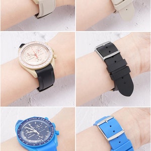 Pu&ograve; includere: Tre orologi da polso con cinturini in silicone di diversi colori. I cinturini degli orologi sono beige, nero e blu. Gli orologi hanno un design cronografo con un quadrante bianco e numeri neri.