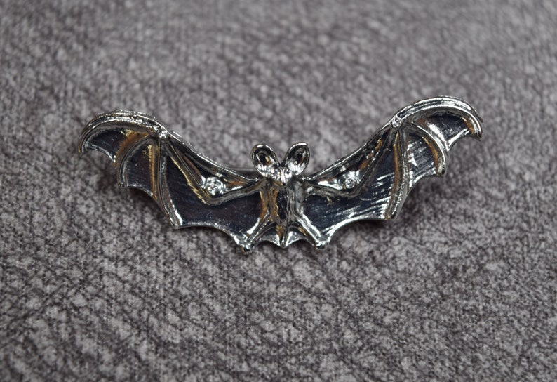 collar pin brooch bat