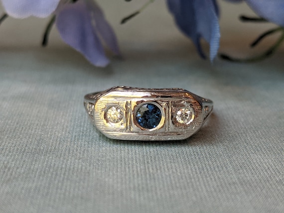Vintage Art Deco Sapphire and Diamond 18k Ring, Ar