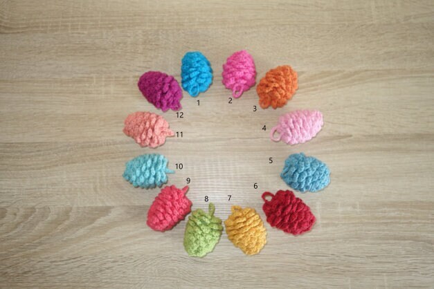Pomme de Pin Fait Main Au Crochet