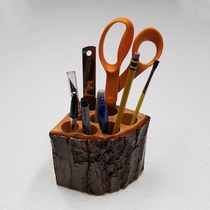 Rustic Desk Organizer, 8 Storage Holes For:  Pen / Pencil / Craft Tools / Brush / Scissors / Etc., Maple Wood With Bark