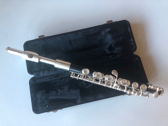 Used Gemeinhardt 4PMH Piccolo, Gemeinhardt Hard Case and Used Gemeinhardt 4PMH Piccolo, Gemeinhardt Hard Case and