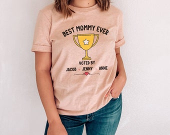 Camisa de mamá con nombres de niños, Mamá con nombres de niños, Camisa del Día de la Madre, Camisa de mamá, Personalizar nombres, Regalo del Día de la Madre