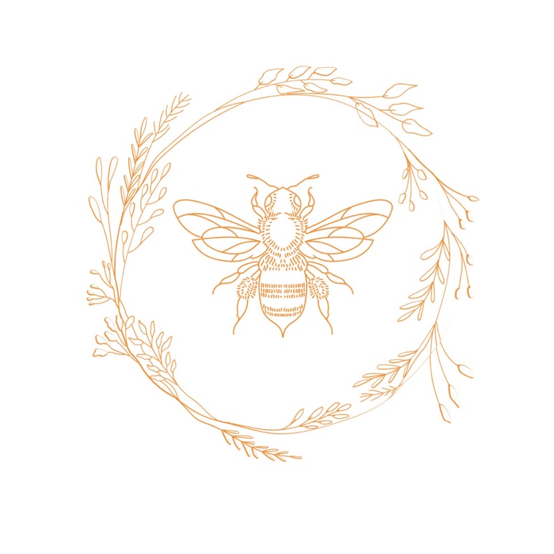 Pode incluir: Uma ilustra&ccedil;&atilde;o de contorno dourado de uma abelha dentro de uma coroa de folhas estilizadas.