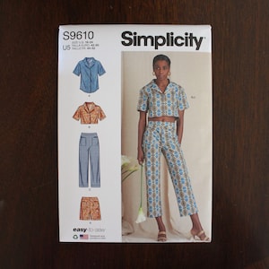 Simplicity S9610 Misses&#39; Shirts, Cropped Top, Cropped Pants and Shorts, SZ 16-24, Uncut Factory Fold, P15