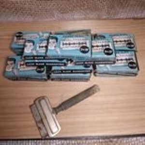 Waltham Precision Blades and Handle Very Old 23 Packs of Blades Vintage