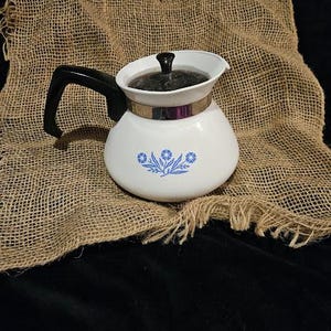 Corning Ware Blue Cornflower 6 Cup Coffee Pot / Teapot Pyroceram Stove Top Vintage