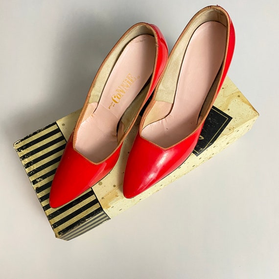 Womens Vintage Patent Leather Red Pumps Size 6 - image 1