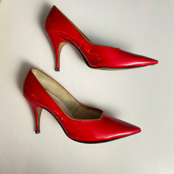 Womens Vintage Patent Leather Red Pumps Size 6 - image 3