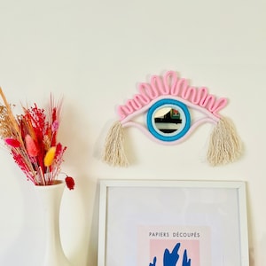 Decoração de parede com espelho de olho, espelho descolado, espelho de manobra, espelho ondulado, pastel eclético, espelho ondulado, decoração de quarto em pastel dinamarquês, espelho rosa