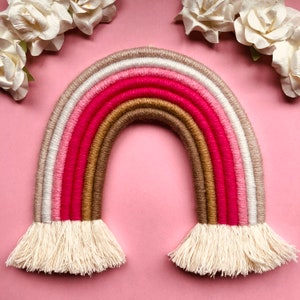 ARC-EN-CIEL EN FLEURS DE CERISIER, CADEAU DE FAUSSE COUCHE, bébé arc-en-ciel, tentures murales, arc-en-ciel en macramé, art mural en fibre
