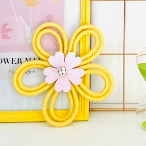 Flower wall art, daisy wall hanging, yellow macrame flower wall decor, pastel room decor, nursery wall art, danish pastel home decor