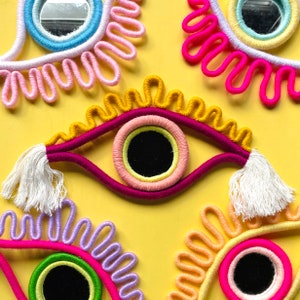 Funky mirror, eye mirror, funky home decor, wall mirror, eclectic accessories, ultrafragola, wall decor, funky art, wiggles, squiggle mirror