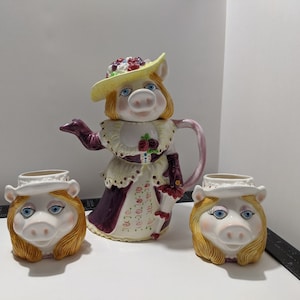 Vintage Miss Piggy Muppets Teapot and two Miss Piggy Cups