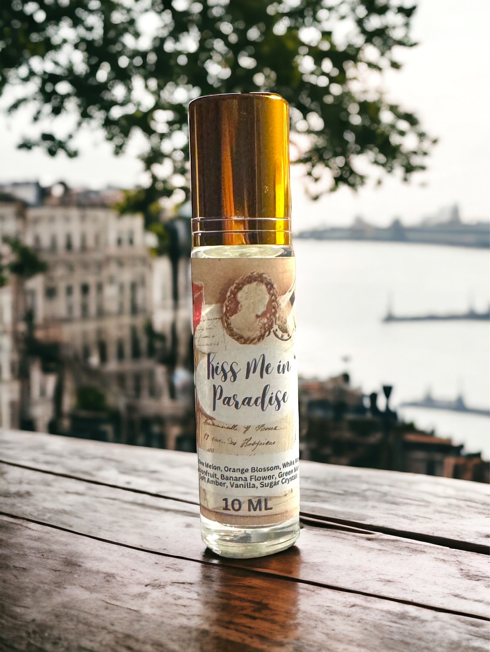 Kiss Me in Paradise Perfume Oil: Honeydew Melon, Passionfruit