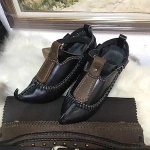 Handmade Cowhide Moccasins, Men&#39;s Grounding Shoes. Barefoot Moccasins