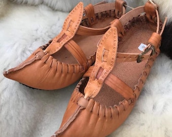 Handmade Moccasins | Indigenous Maker | Fringe Moccasins