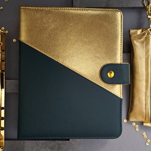 Raccoglitore con copertina in pelle A5 con astuccio per penna / Raccoglitore ad anelli A5 a 6 anelli / Copertina A5 color smeraldo con oro / Agenda settimanale / Bullet Journal con griglia a punti
