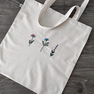 Borsa tote con fiori ricamati a mano - Regalo ecologico per gli amanti della natura