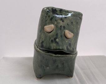 Sidney the Little Trouble - Muñeca de cerámica Monster Worry / Caja de dinero hecha a mano por Penny