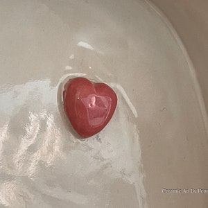 Santuario o altar de cerámica. Arco con Corazón Rosa. Obras de arte de cerámica hechas a mano y únicas por Penny Howarth. imagen 7