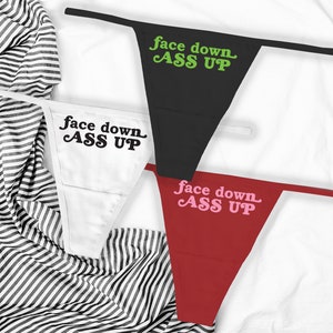 Doggy uslubidagi ayolga panties Doggy uslubidagi ayolga panties