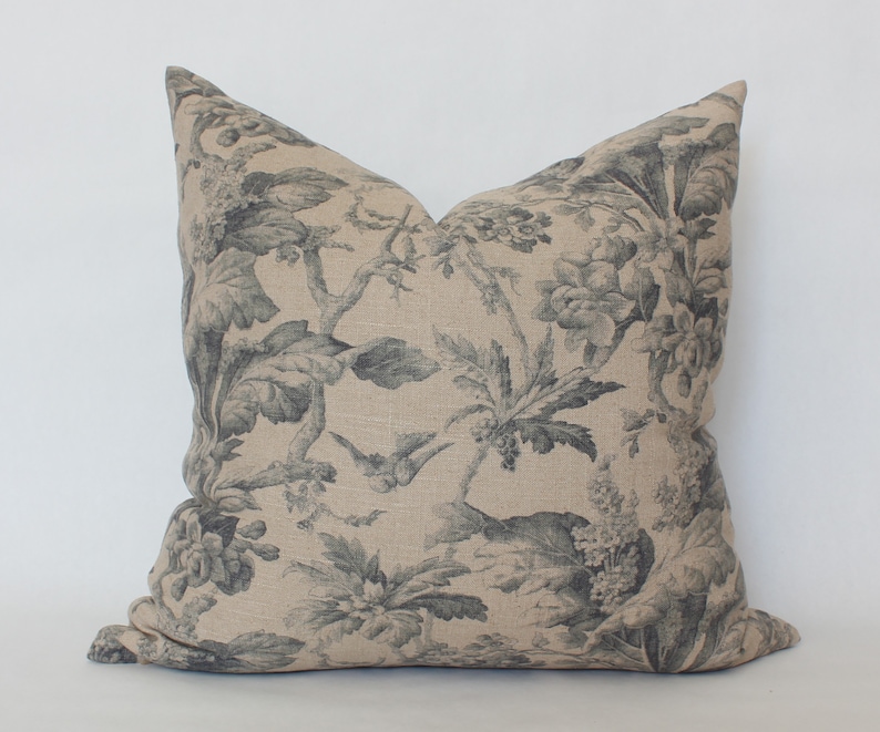Natural designer pillow
