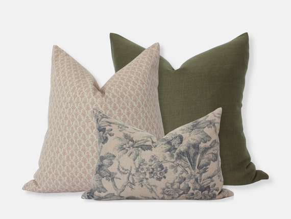 Blush throw pillow set online