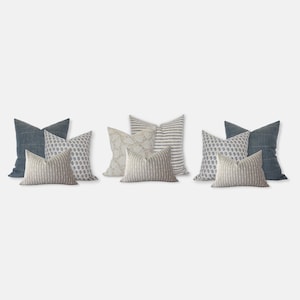 Juego de 9 cojines para sofá seccional, fundas de cojín decorativas azules neutras, combinación de cojines con estampado floral a rayas, decoración costera de transición // Alanya